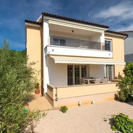 Appartamento Family Apartment Natali Punat W Grill And Parking Lot Punat