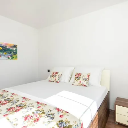 Apartment Natali Punat- Free Parking On Premises *