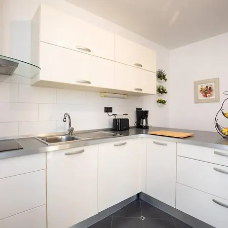 Natali Punat- Free Parking On Premises Apartment