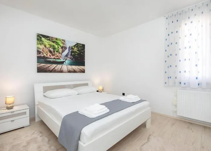Natali Punat- Free Parking On Premises Punat